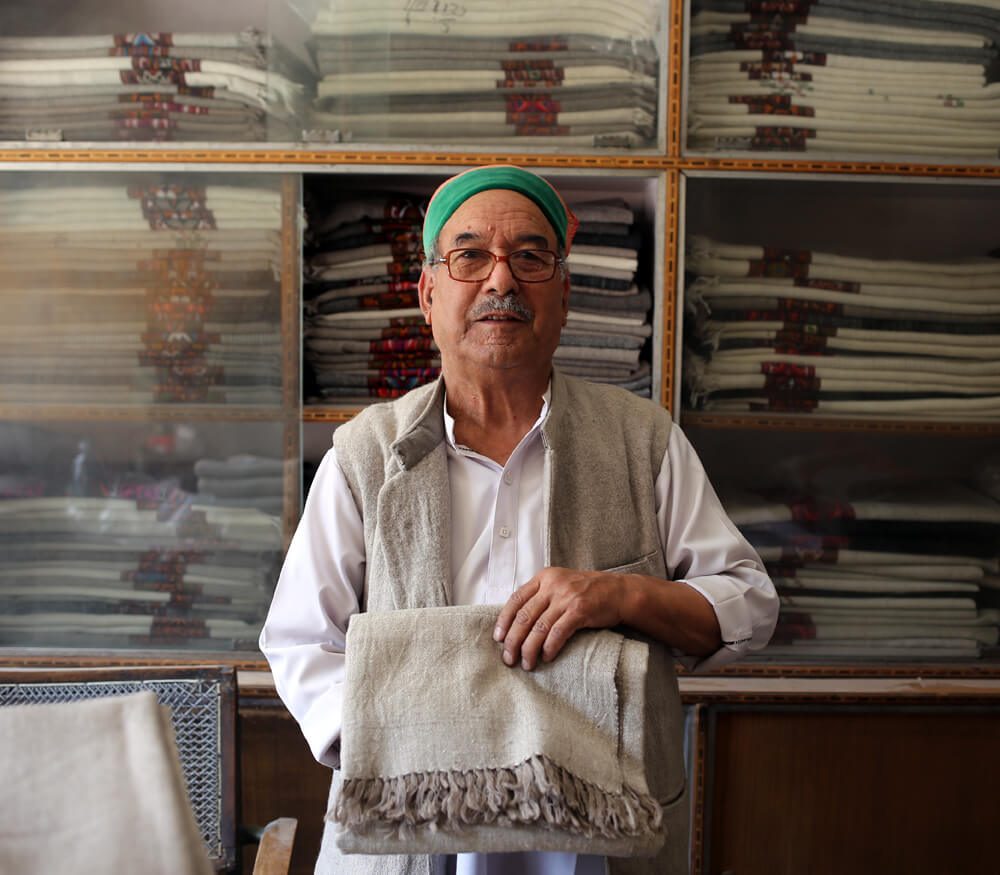 えみおわす 手紡ぎ手編み インドヒマラヤウール チョッキ美品
